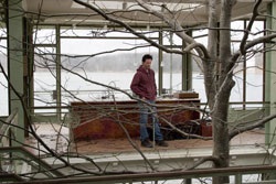 Casa de lângă lac el și ea, fără a număra câinele, ecrane de film