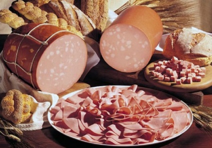 Gastronomie din Italia - carne și cârnați