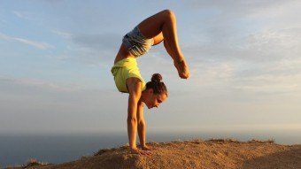 Gimnastică pentru întinderea și întărirea spatelui și a feselor