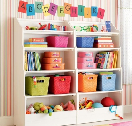 Ötletek a gyermekkönyvek otthoni könyvtárának saját kezűleg történő tárolására