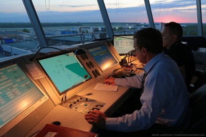 Cum funcționează controlorii de trafic aerian - într-o lume interesantă