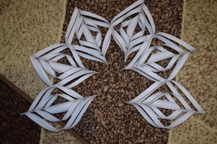 Cum să faci o hârtie de zăpadă tridimensională din hârtie pentru a decora camera pentru noul an cu mâinile tale - simplu