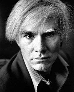 Ce porc la împins pe Andy Warhol