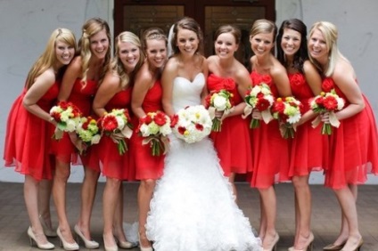Atunci când este necesar o rochie roșie pentru nunta prietenei tale