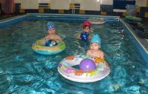 Wellness în piscină - planeta copilăriei