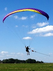 Paraglider - principalele diferențe de la parașută