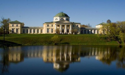 Parcul alexandrino - una dintre cele mai vechi zone verzi din St. Petersburg