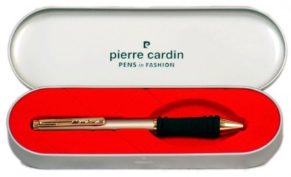 Pierre Cardin - biografia designerului, colecțiilor și fotografiilor