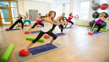 Exerciții de pilates pentru spatele și talie super-complex