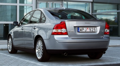 Aproape ca un focalizare, alegeți volvo s40 (Volvo Es 40) cu o alergare