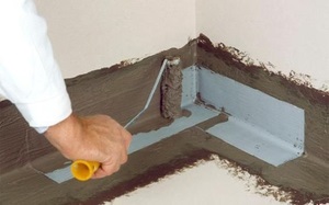 Lucrați pe impermeabilizarea podelei în apartament înainte de șapele necesare materiale și tipuri