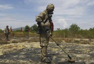 Mai devreme ochii lor erau orbi, iar acum ei văd