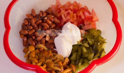 Salată cu fasole roșie, ciuperci și roșii - o rețetă cu fotografii în mișcare, toate felurile de mâncare