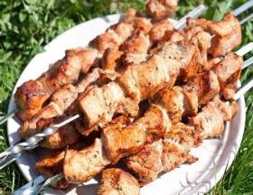 Shish kebab (húsból, halból, zöldségből, gombából) és pácokból - finom receptek lépésről-lépésre fotóival