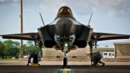 Scandalous raptor de ce SUA vrea să se întoarcă luptător f-22