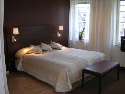 A hálószobák nézetei és elrendezése az ágy felett helyezkedik el