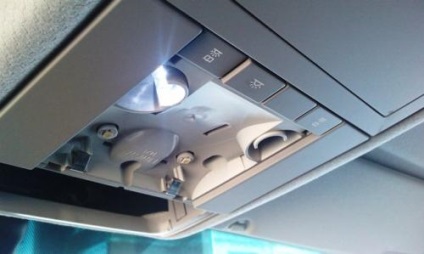 LED-ek a szalon plafondban - saját kezű hangolás