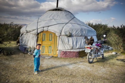 Distracție de călătorie, trăsături ale falconului în Mongolia