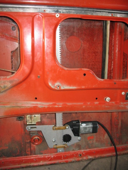 Instalarea de regulatoare electrice de ferestre de grenade pe vaz-2101 în ușile din față