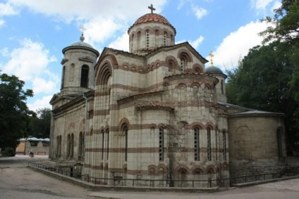 Stil bizantin în arhitectură, rusă, pictura icoană, interior, caracteristici ale construcției bisericești, în