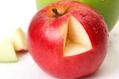 Suc de mere proaspăt stors pentru a bea - de ani de zile pentru a vă păstra sănătatea! Beneficii și rău de suc de mere
