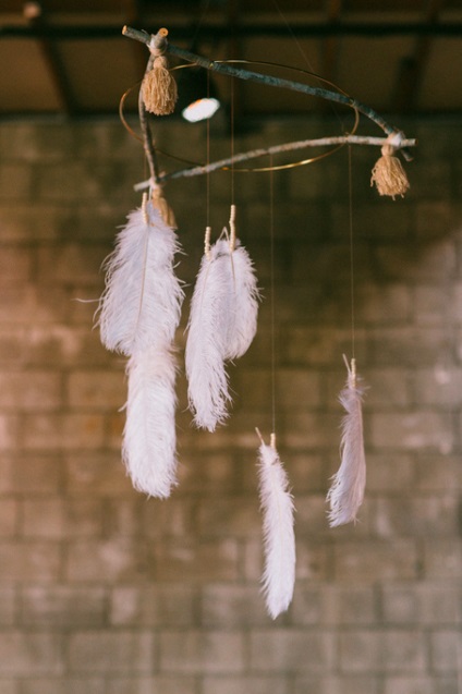 10 Idei despre modul de utilizare a penei în decorul nunții de la secțiunea decor la nuntă - este vorba despre nuntă