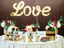 Béreljen dekorát egy esküvőre Szentpéterváron, árakat és fényképeket