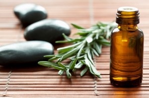 Aromaterapia și mirosurile minții care aduc armonie, utilizarea de uleiuri esențiale, uleiuri aromatice,