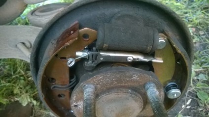 A Peugeot 405 autolock hátsó párna