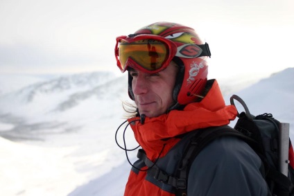 Ce este în rucsacul anchetei de avalanșă a echipamentului de avalanșă, alpindustriya