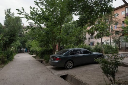 Kemény autók a tajikisztiai utakon (11 fotó) - a háromság