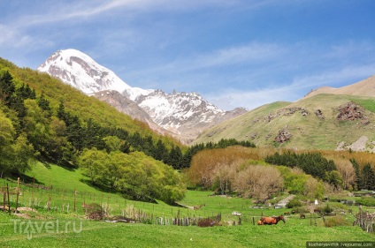 Muntele Kazbek, așezările lui Stepantsminda și Gergeti