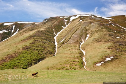 Muntele Kazbek, așezările lui Stepantsminda și Gergeti