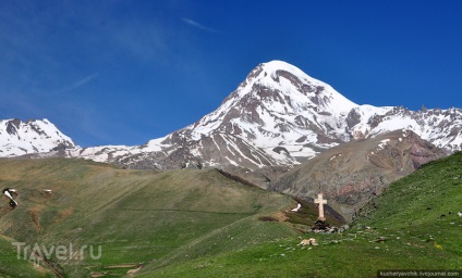 Muntele Kazbek, așezările lui Stepantsminda și Gergeti