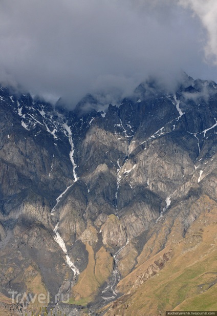 Muntele Kazbek, așezările lui Stepantsminda și Gergeti