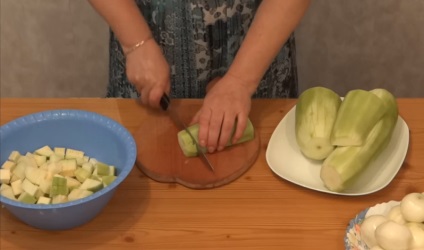 Zucchini kaviár télen - 4 egyszerű recept squash kaviárral