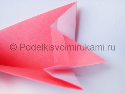 Hogyan készítsünk hattyút papíron az origami technikában?