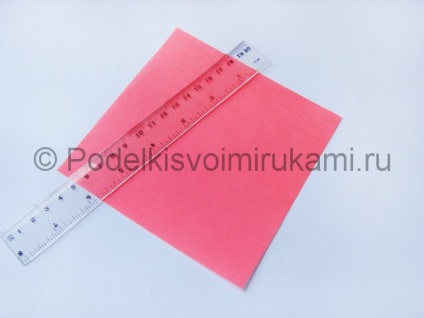 Hogyan készítsünk hattyút papíron az origami technikában?