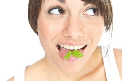 Cum să eliminați mirosul din gură și să eliminați cauza