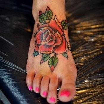 Cum se efectuează și ce tatuaje de îngrijire sunt necesare pentru fete pe jos