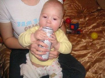 Cum afectează alcoolul un copil care alăptează?