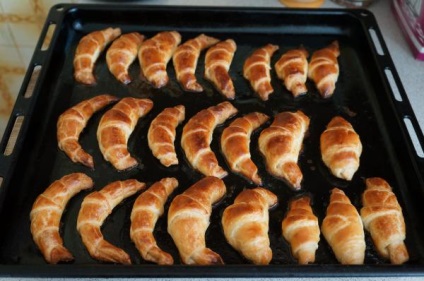 Croissants from puff tészta - otthoni étterem - kulináris hely