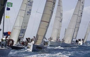 Nemzetközi regatta Horvátországban, kabin kölcsönző, 12 csomó