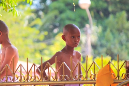 Dedicarea călugărilor ca pe o vacanță locală - b