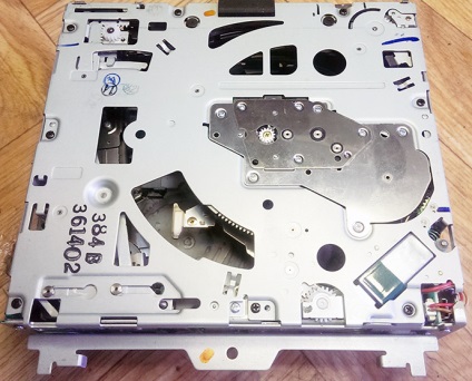 Repararea schimbătorului cd al reportofonului volvo hu-850 (s60, s80, xc70) și al Volvo xc90 (înlocuirea trenului de viteză)