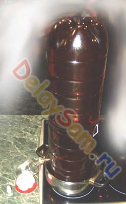 Aparatul autonom este un distilator fabricat din sticle pentru animale de companie