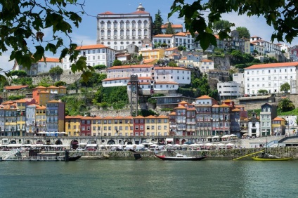 Ghid de vin de la portul portului, în trecere