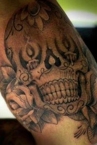 Chicos tatuaje, valori, fotografii și schițe de tatuaje stil Chicano