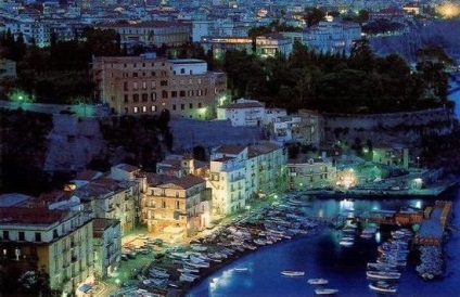 Seara în Sorrento Italia în palma mâinii tale