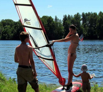 Windsurfing pentru începători în surf clubul Istra - un program de cursuri